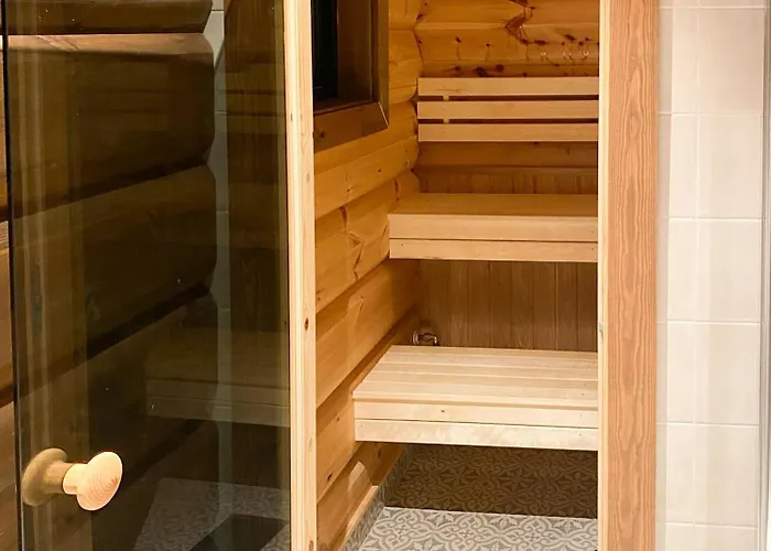 Timber With Fantastic View In Vakantiehuis *